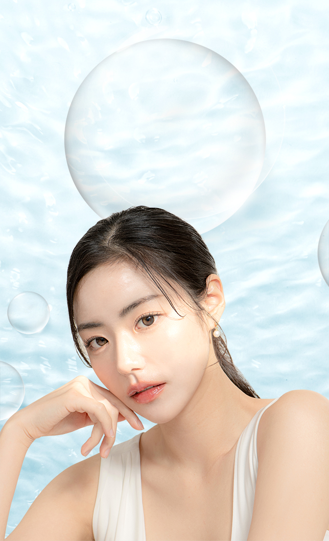 低刺激のアクアピールトータルケアで透明感のある美肌を持つモデル